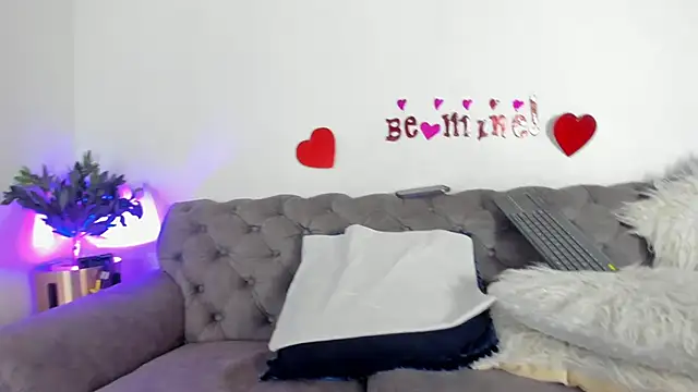 Snapshot of Sofi_Vasquez chatting on 02/05/25, 01:04 Sofi Vasquez online show from 02/05/25, 01:04