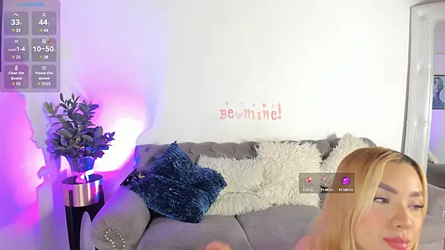 Snapshot of Sofi_Vasquez chatting on 02/17/25, 11:54 Sofi Vasquez online show from 02/17/25, 11:54