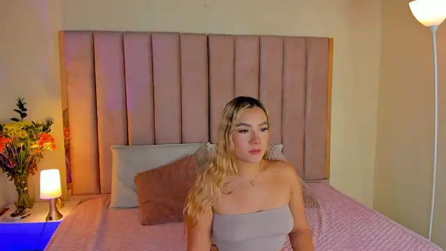 Sofi Vasquez online show from 11/05/25, 09:29