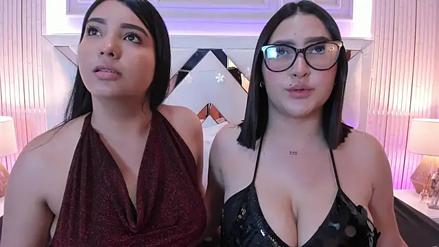 madeleine2112 online show from 12/14/25, 12:39