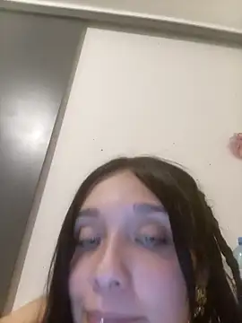 bbferlinaa online show from 12/22/25, 04:34