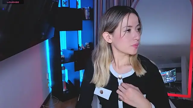 Snapshot of sexfire_lalita chatting on 11/21/25, 10:20 sexfire lalita online show from 11/21/25, 10:20