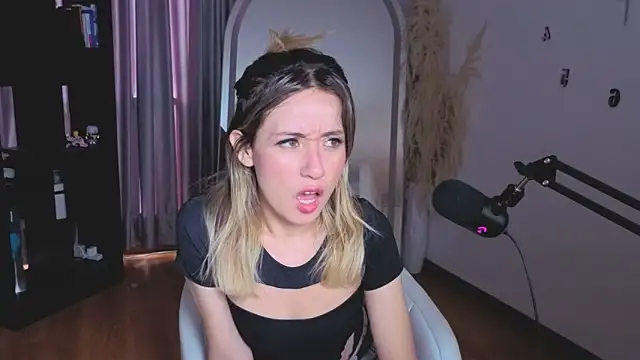 Snapshot of sexfire_lalita chatting on 11/19/25, 08:31 sexfire lalita online show from 11/19/25, 08:31