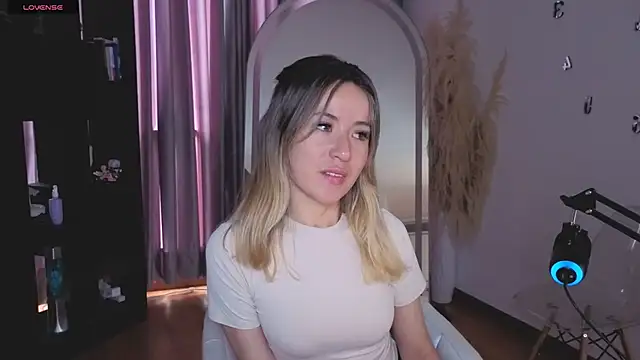 Snapshot of sexfire_lalita chatting on 11/27/25, 04:07 sexfire lalita online show from 11/27/25, 04:07