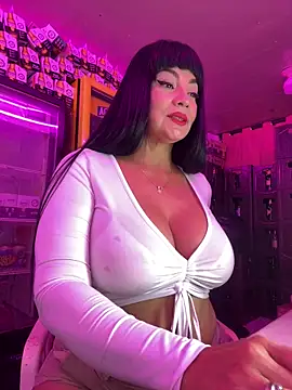 Hot beauty   online show from 04/17/26, 03:20