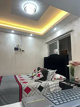 Hot beauty   online show from 05/28/26, 03:47