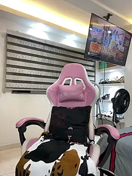 Hot beauty   online show from 05/30/26, 12:50