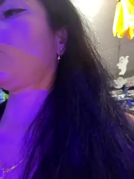 Hot beauty   online show from 10/18/25, 03:52