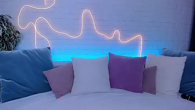 rossy babe  online show from 10/17/25, 11:39