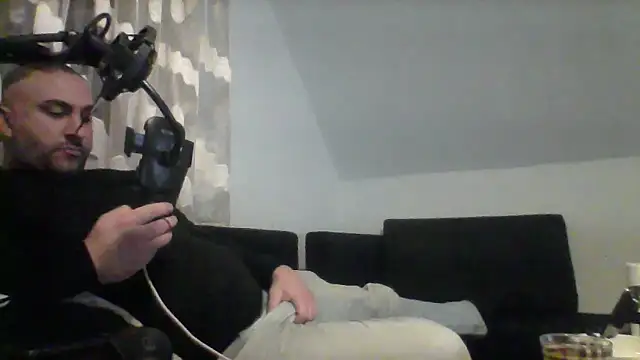 NewyorkDimi online show from 11/04/25, 12:03