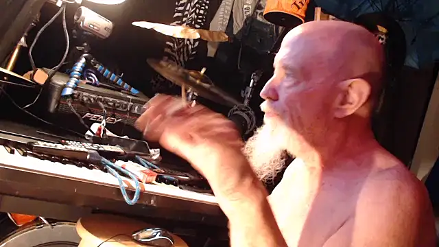 DREAMZ420 online show from 10/13/25, 10:10