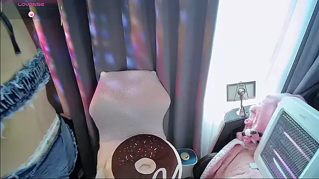 Snapshot of Xiaoyu-G chatting on 01/17/26, 01:31 Xiaoyu-G online show from 01/17/26, 01:31