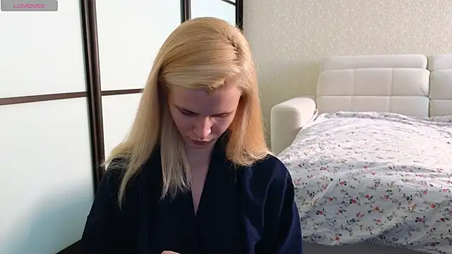 Snapshot of elsa_limerence chatting on 03/05/25, 08:21 elsa limerence online show from 03/05/25, 08:21