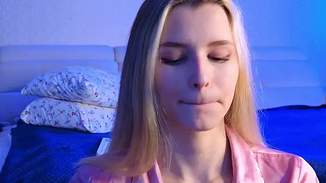 Snapshot of elsa_limerence chatting on 01/11/25, 06:24 elsa limerence online show from 01/11/25, 06:24