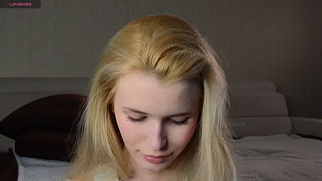Snapshot of elsa_limerence chatting on 02/09/25, 07:59 elsa limerence online show from 02/09/25, 07:59