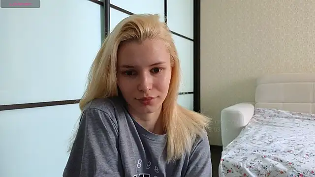Snapshot of elsa_limerence chatting on 03/03/25, 08:08 elsa limerence online show from 03/03/25, 08:08