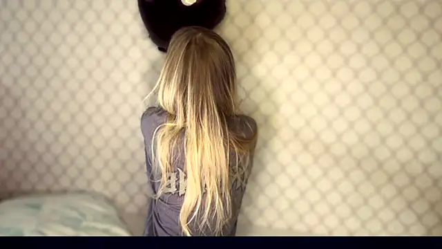 Evvie Summn1 online show from 12/20/25, 09:56