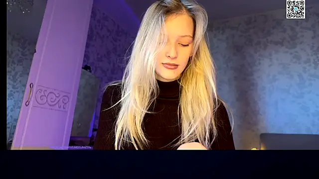 Snapshot of Evvie_Summn1 chatting on 09/30/25, 04:29 Evvie Summn1 online show from 09/30/25, 04:29