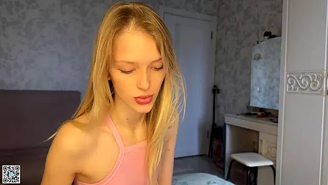 Evvie Summn1 online show from 10/31/25, 05:59