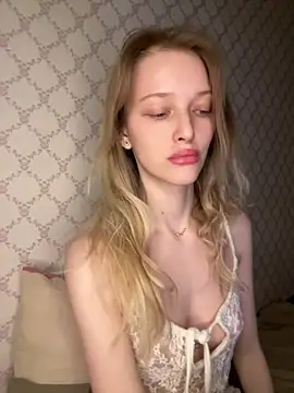 Evvie Summn1 online show from 04/02/26, 04:35