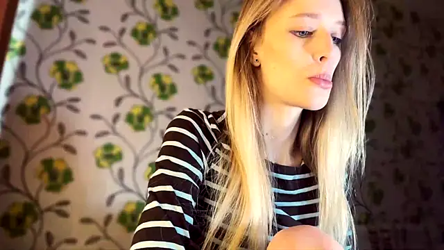 Evvie Summn1 online show from 03/03/26, 05:25