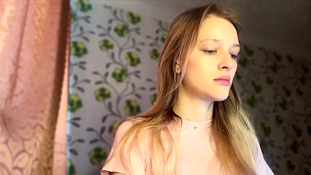 Evvie Summn1 online show from 03/23/26, 09:31