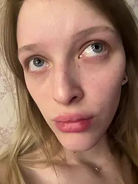 Evvie Summn1 online show from 04/20/26, 02:29