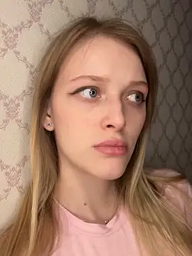 Evvie Summn1 online show from 04/07/26, 04:20