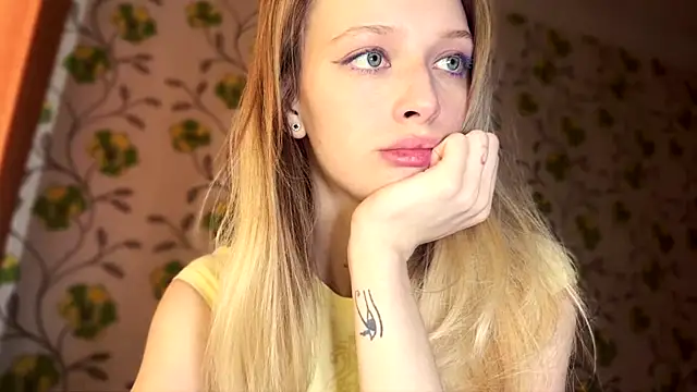 Evvie Summn1 online show from 02/26/26, 05:18