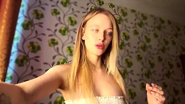 Evvie Summn1 online show from 03/31/26, 08:38