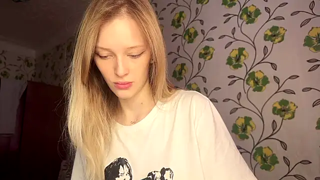 Evvie Summn1 online show from 05/07/26, 06:06
