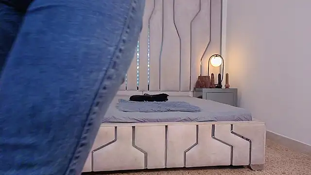 MAISE HILL1 online show from 03/12/26, 01:15