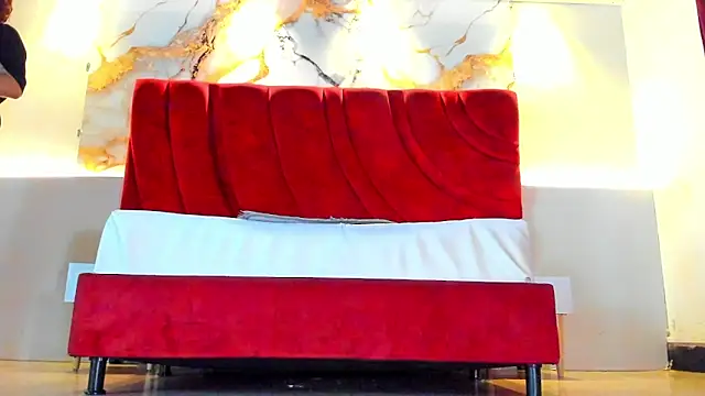 MAISE HILL1 online show from 11/07/25, 01:26