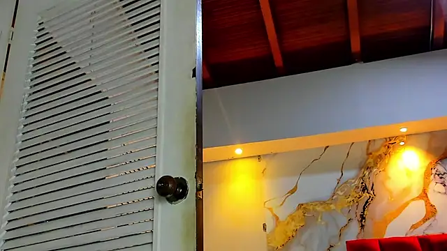 MAISE HILL1 online show from 11/06/25, 01:15