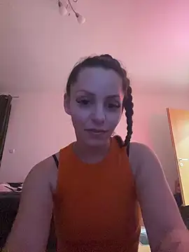 Snapshot of Chiara0102 chatting on 05/10/26, 09:49 Chiara0102 online show from 05/10/26, 09:49