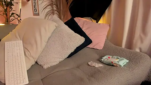 Serenity Day online show from 02/01/26, 01:37