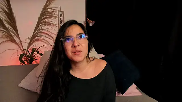 Snapshot of Serenity_Day chatting on 09/20/25, 12:15 Serenity Day online show from 09/20/25, 12:15