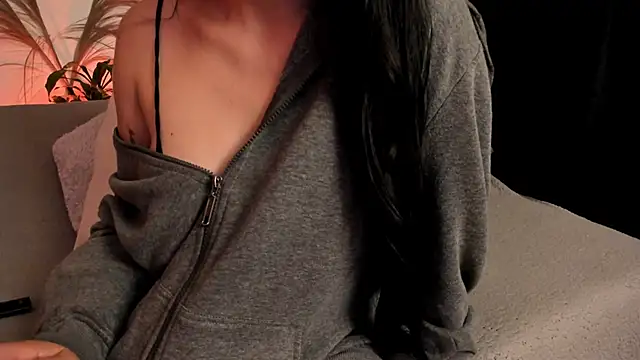 Snapshot of Serenity_Day chatting on 10/08/25, 01:40 Serenity Day online show from 10/08/25, 01:40