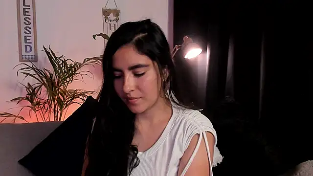 Snapshot of Serenity_Day chatting on 02/02/25, 01:12 Serenity Day online show from 02/02/25, 01:12