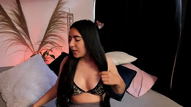 Snapshot of Serenity_Day chatting on 10/06/25, 10:10 Serenity Day online show from 10/06/25, 10:10