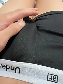 toooom845 online show from 10/10/25, 07:47