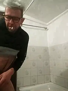 Snapshot of jonyfree1978 chatting on 02/19/25, 10:09 jonyfree1978 online show from 02/19/25, 10:09