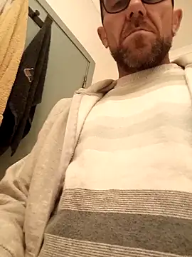 jonyfree1978 online show from 12/16/25, 07:51