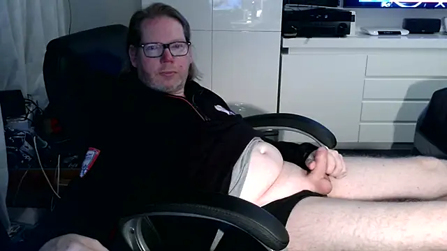 VSteph online show from 11/18/25, 10:24