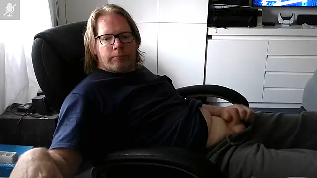 Snapshot of VSteph chatting on 06/14/26, 02:29 VSteph online show from 06/14/26, 02:29