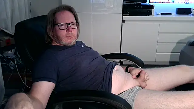 Snapshot of VSteph chatting on 09/14/25, 08:42 VSteph online show from 09/14/25, 08:42