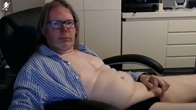 Snapshot of VSteph chatting on 07/03/26, 11:00 VSteph online show from 07/03/26, 11:00