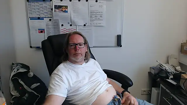 Snapshot of VSteph chatting on 07/14/26, 04:46 VSteph online show from 07/14/26, 04:46