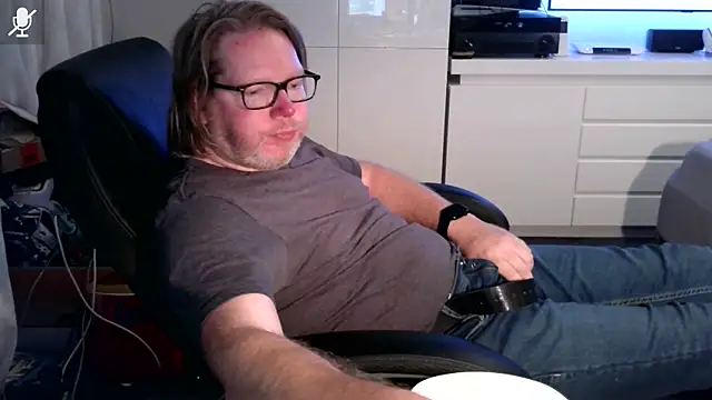 Snapshot of VSteph chatting on 09/08/25, 07:13 VSteph online show from 09/08/25, 07:13