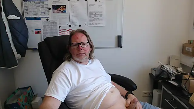 Snapshot of VSteph chatting on 06/26/26, 01:50 VSteph online show from 06/26/26, 01:50